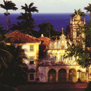 kerk omgeven door bomen in Olinda Brazilie