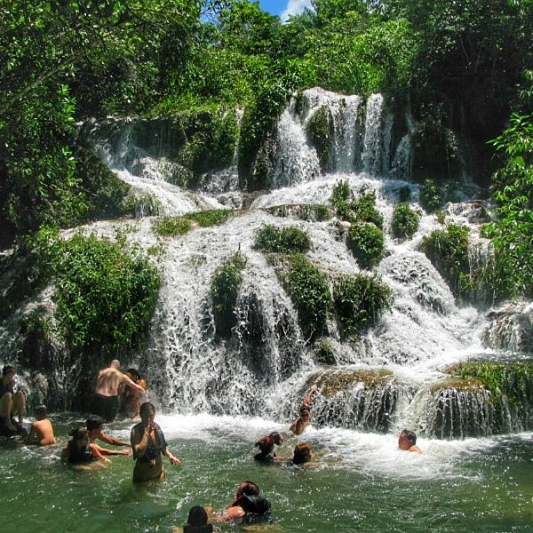 zwemmen bij waterval Bonito Brazilie