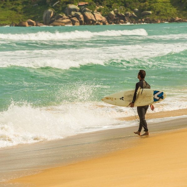 surfen in Florianopolis Brazilie