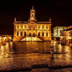 plein ouro preto in de avond